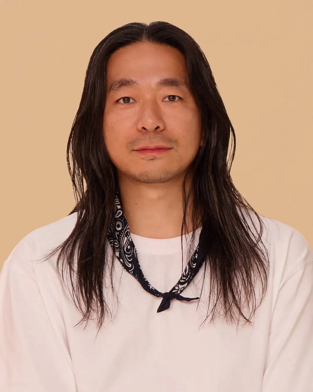 クリエイティブディレクター落合宏理さん。日本のファッションデザイナー。東京都出身。文化服装学院卒業。「FACETASM」の創業者。