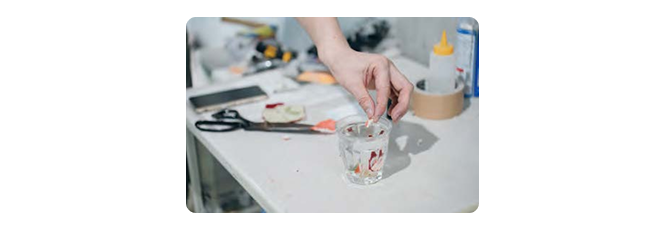 ジャガード織機でゆっくりとタオルを織り上げる、今治ブランドを支える『製造工程』。